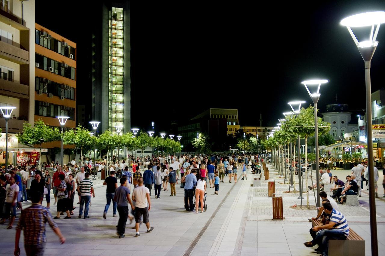Boulevard Prishtina Enes Πρίστινα Εξωτερικό φωτογραφία